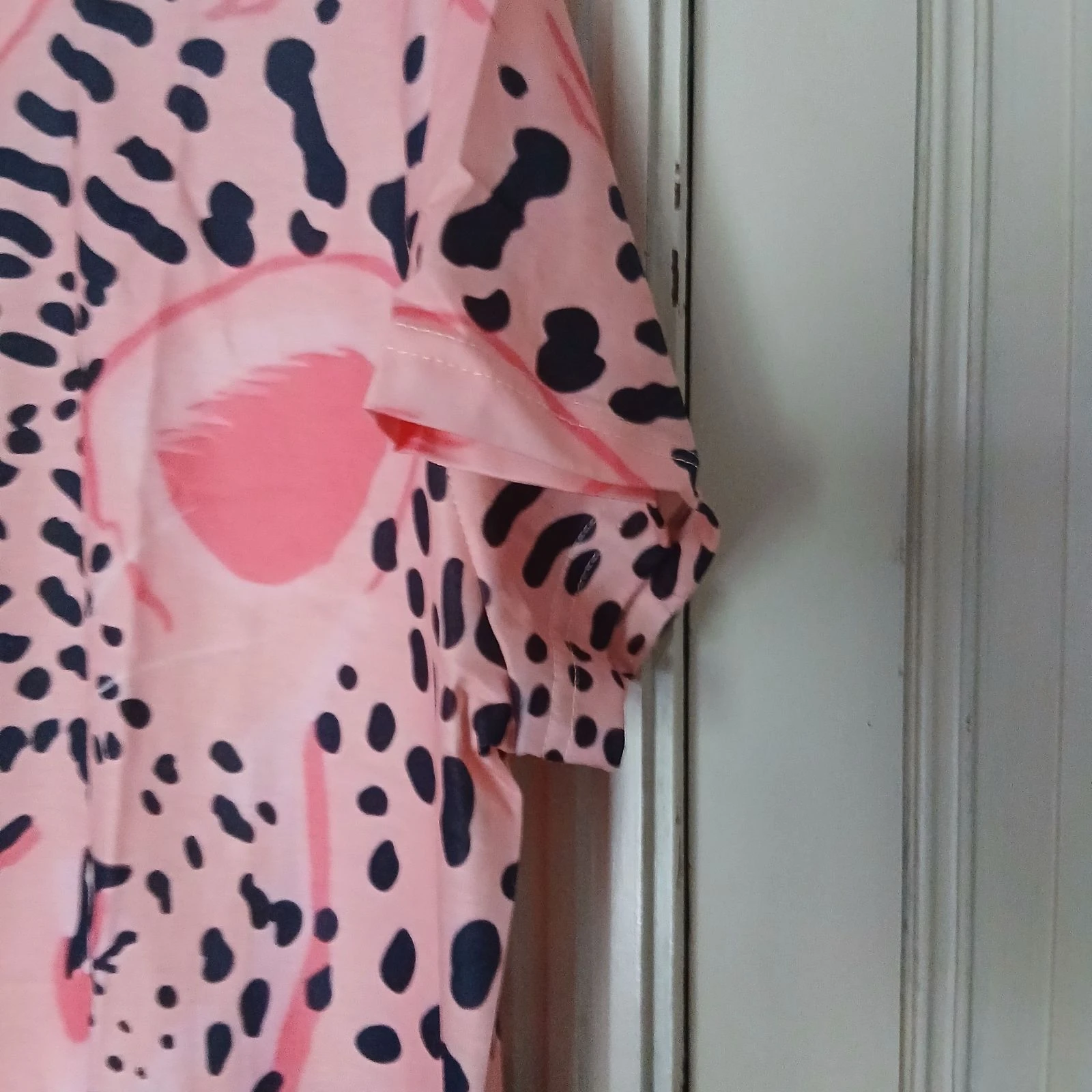 T-shirt Original con Estampado de Leopardo Rosa Blanco – Talla XXL – photo 3